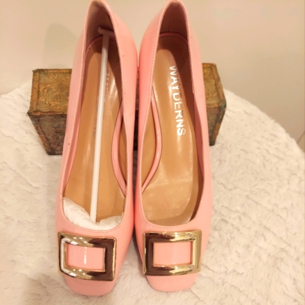 Wayderns leather pumps shoe size 7.5